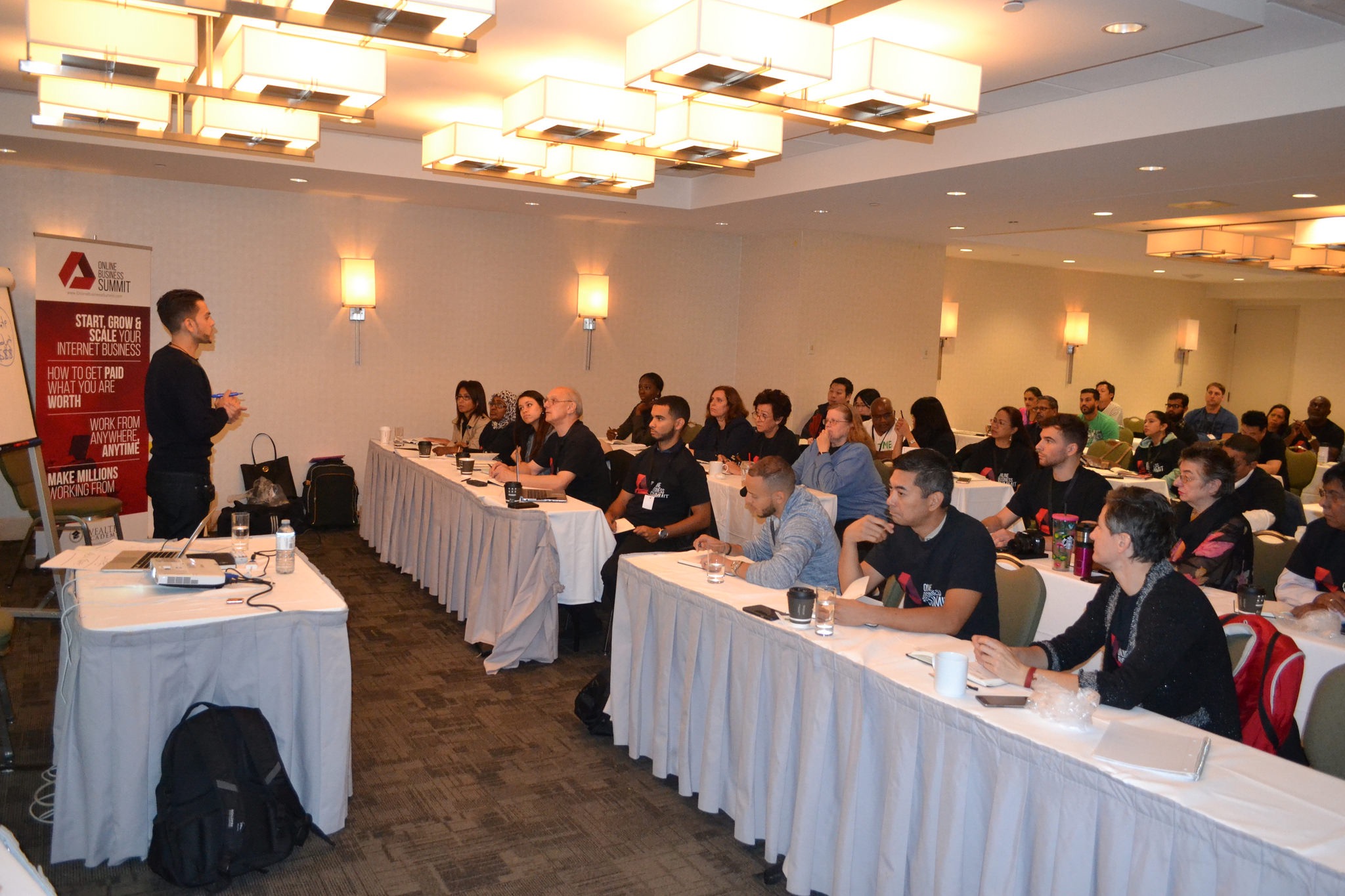 Sean Ali teaching online business
